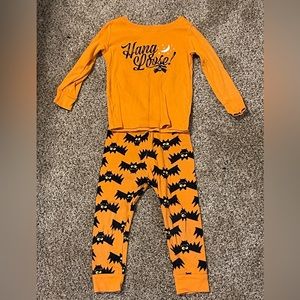 Boys Old Navy 2T pajamas.